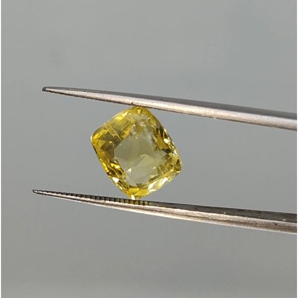 Natural yellow sapphire pukhraj store